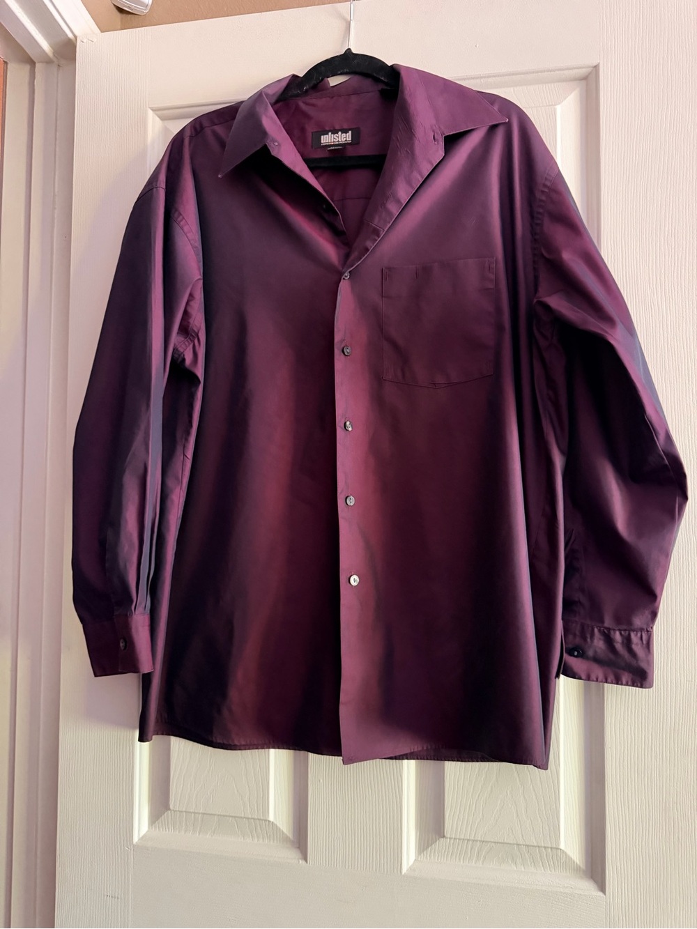 Men's Plum  Long-Sleeve Dress Shirt with Point Collar